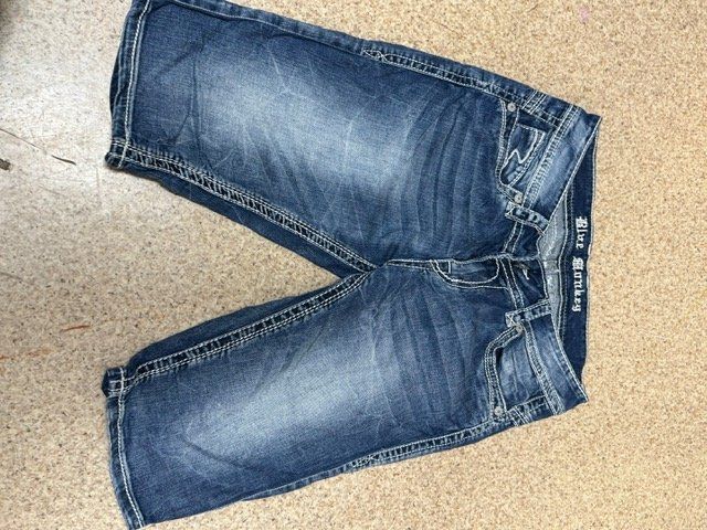 Pantaloni: Blue Monkey Shorts Grösse 30 – Usato da Oeschgen venduto da Mich_elle