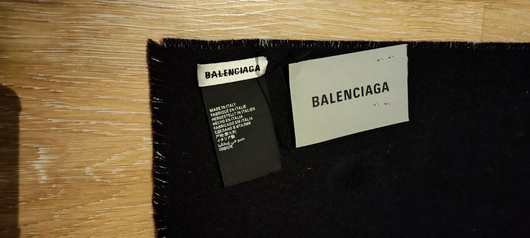 Balenciaga Foulard & Sciarpe: Balenciaga Schal – Nuovo e nell'imballaggio originale da Winterthur venduto da Ajcps 3