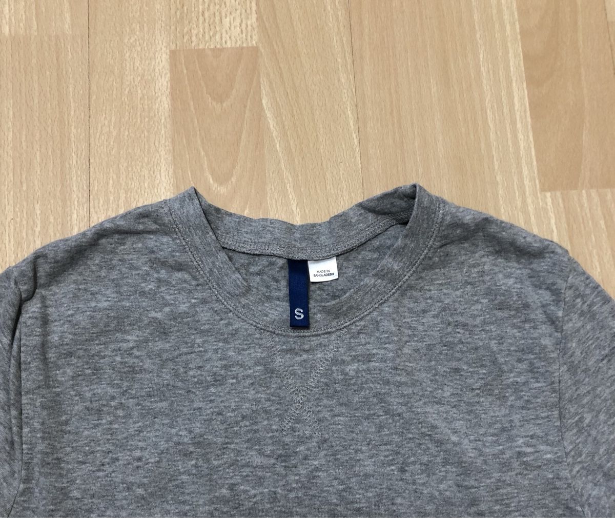 H&M T-shirt: H&M Sweatshirt Gr.S – Usato da Chur venduto da vicky7 2