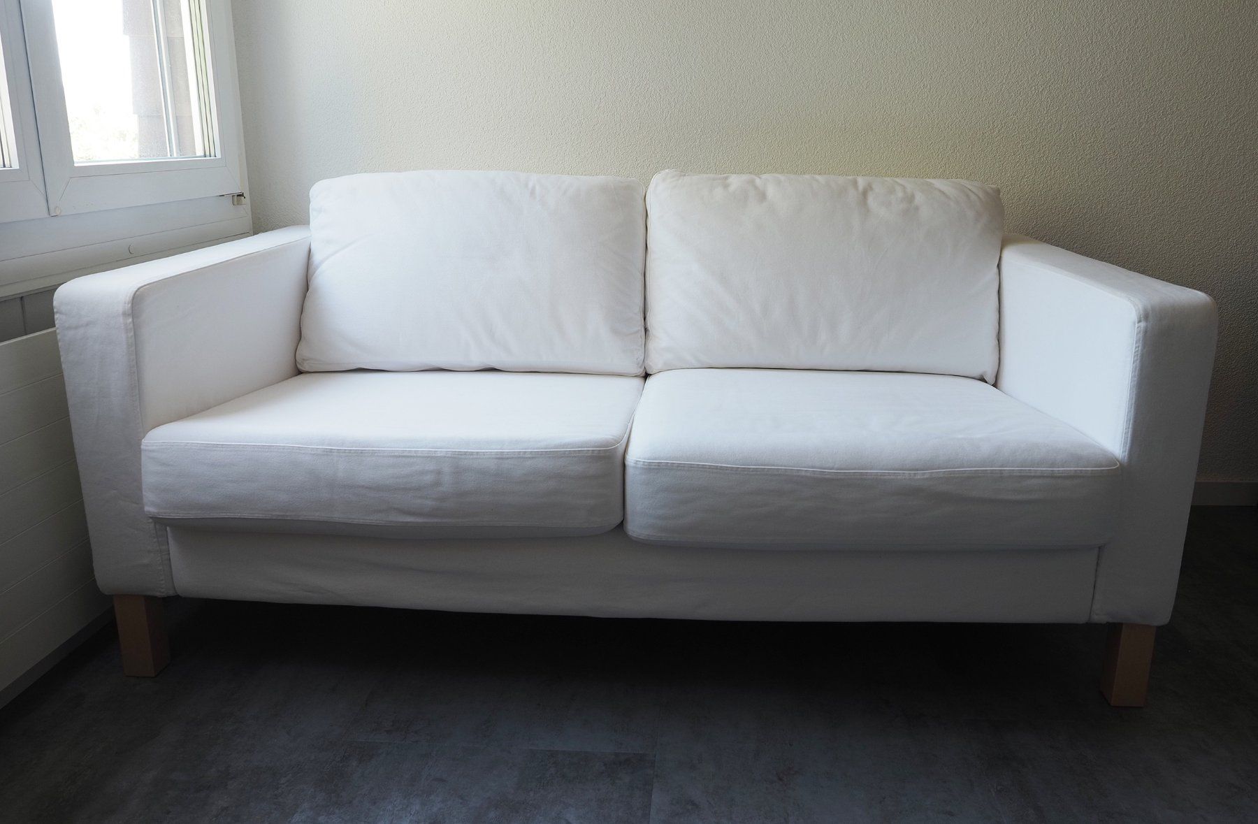 Divani: Weisses Ikea KARLSTAD 2er-Sofa – Usato da Oberdiessbach venduto da gerido
