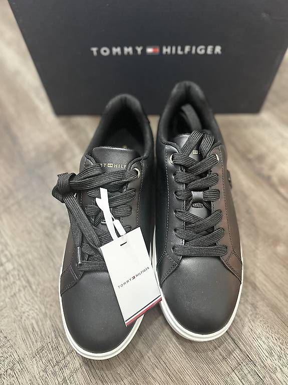 Scarpe da donna: Tommy Hilfiger Sneaker – Usato da Eschlikon TG venduto da tak_p2dk 4
