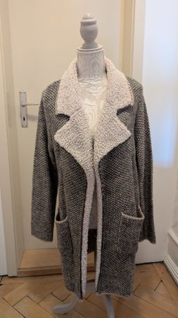 Chicorée Strickjacke, Grösse L, warm und flauschig!