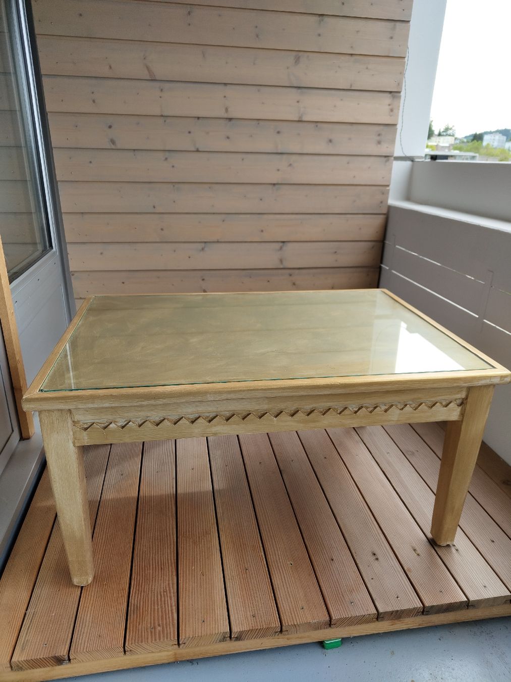 Tische: Massivholz Couchtisch mit Glasplatte – Gebraucht aus Oftringen von _asteRixx_
