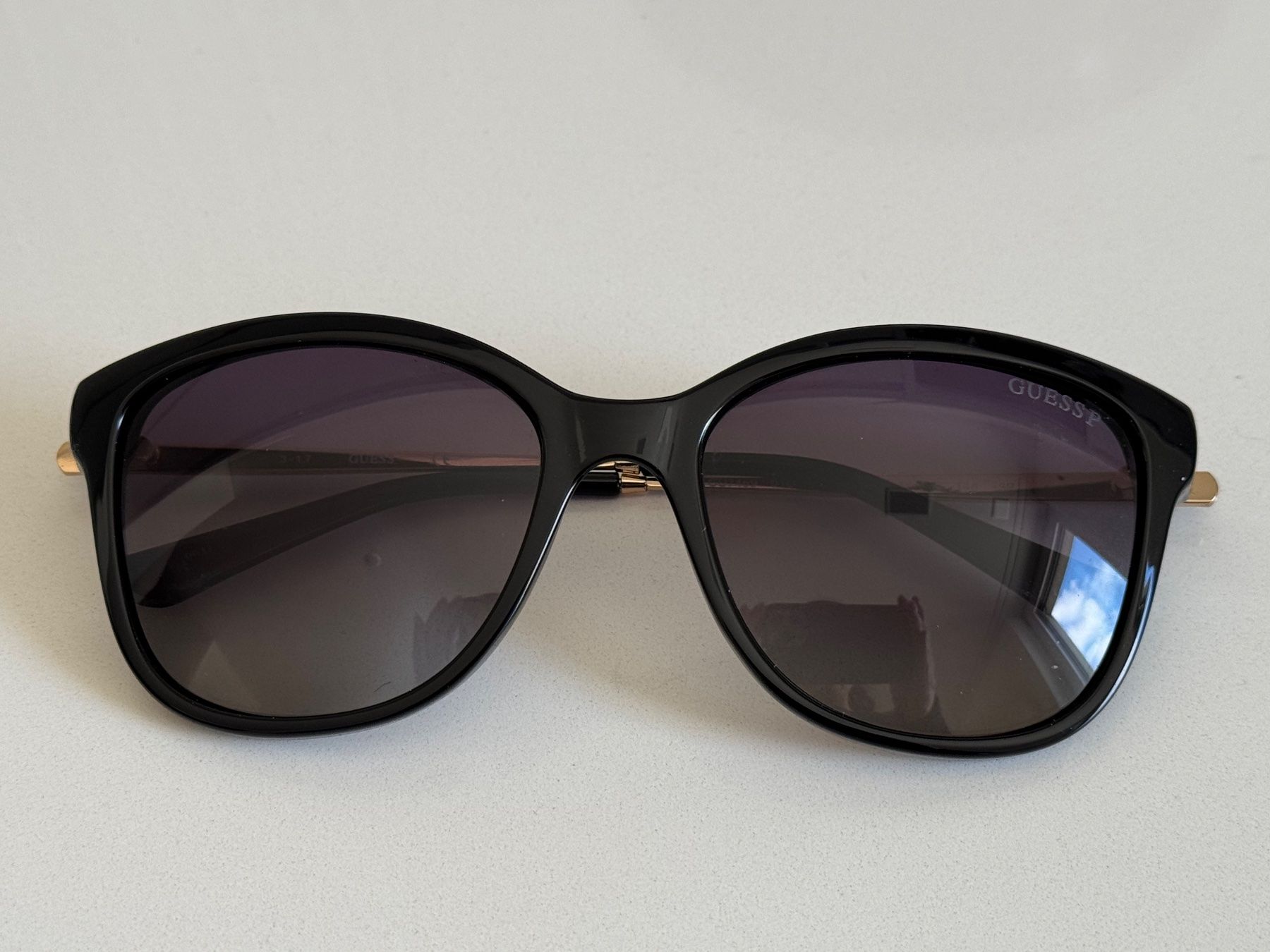 Guess Occhiali & Lenti: Guess Sonnenbrille schwarz – Usato da Zürich venduto da sel_w5sd 1