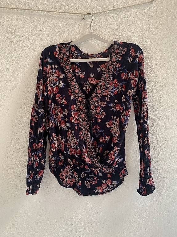 Hollister Camicette: Bluse mit Blumenmuster (Hollister, Grösse M) – Usato da Zürich venduto da nic_l9gv