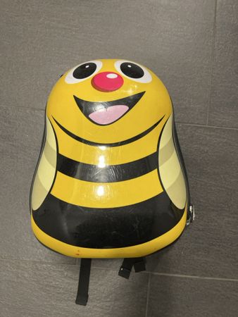 Kinder Rucksack gebraucht, aber gut erhalten.