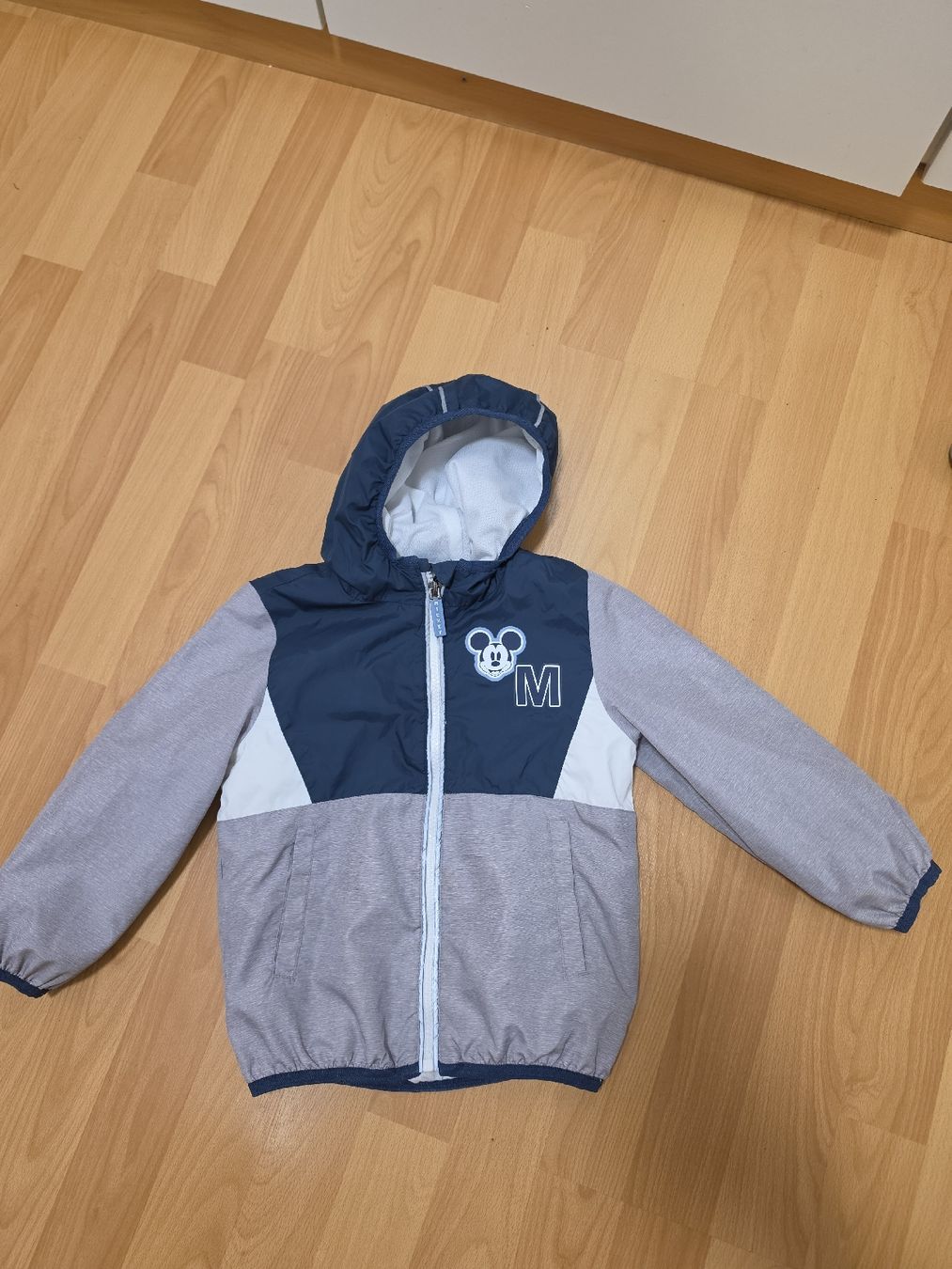 C&A Giacche & Cappotti: Mickey Mouse Jacke Grösse 98 C&A – Usato da Schliern b. Köniz venduto da Jemy94