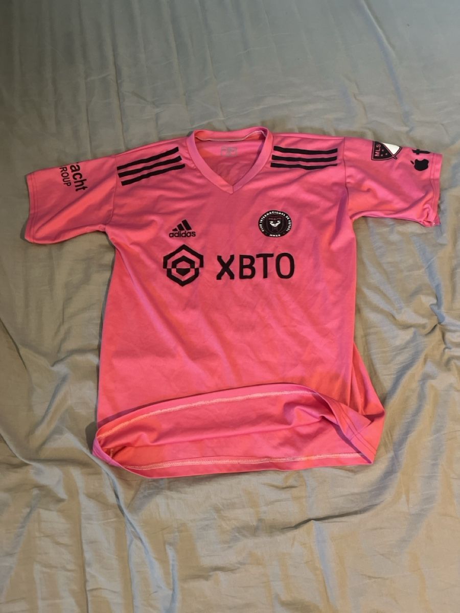 Inter Miami Leibchen & Hosen: Messi Inter Miami Trikot – Gebraucht aus Frauenfeld von joh_lp6l