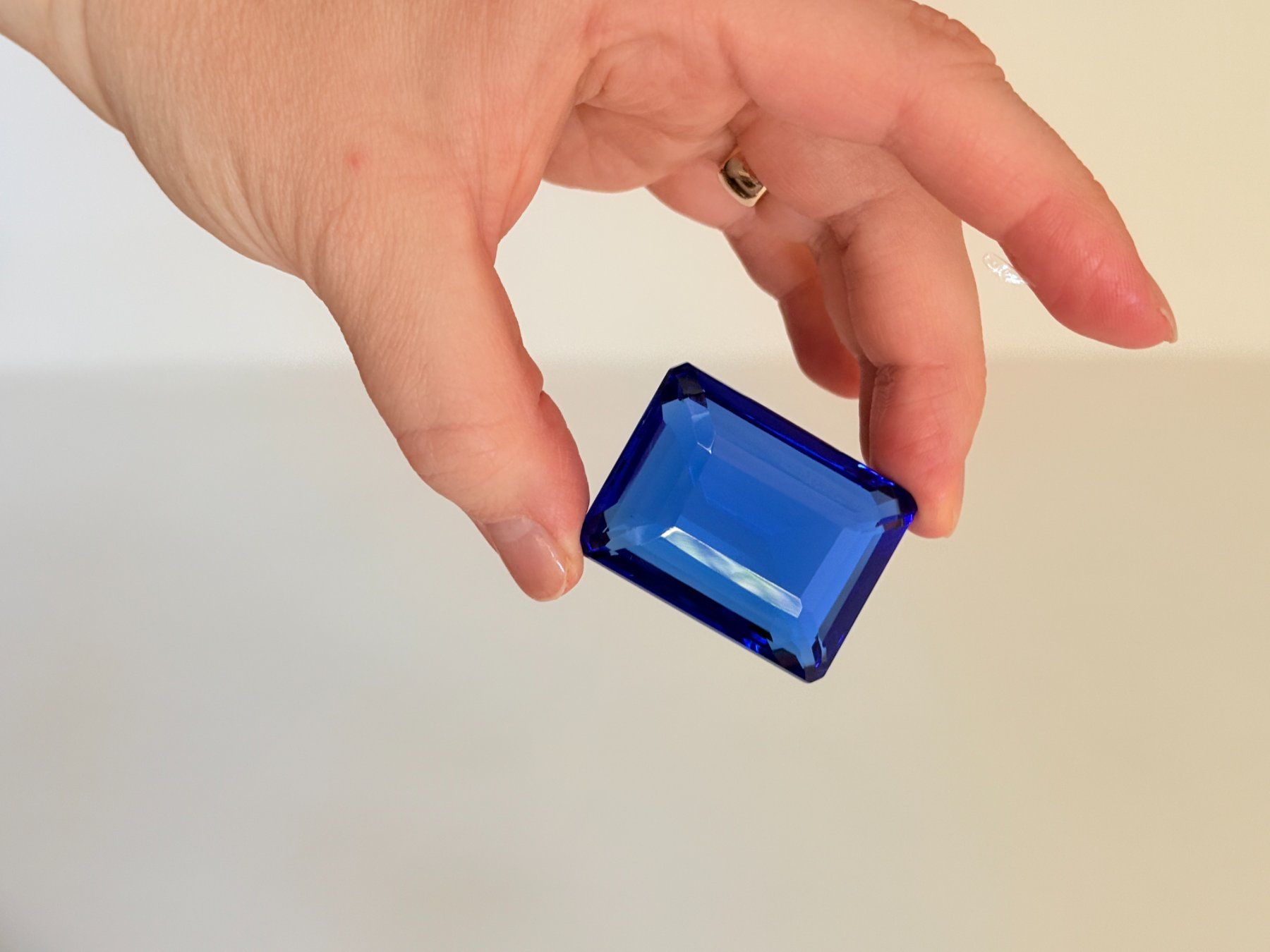 Minerali & Pietre curative: Certified 181.65 Ct Loose Gem – Nuovo e nell'imballaggio originale da Genève venduto da AWWA 3