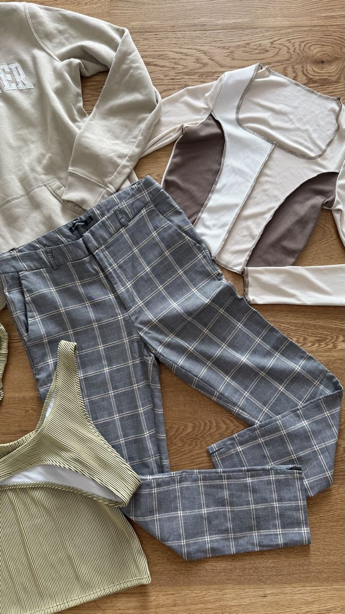 Hollister Lotti di vestiti: Clothes set M / Hollister,Stradivarius – Usato da Boswil venduto da hey.itsme 2