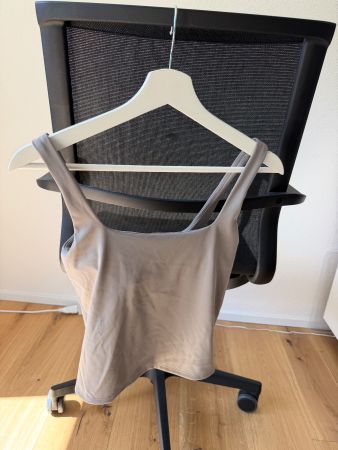 Lululemon Sporttop mit herausnehmbaren Cups, Grösse S