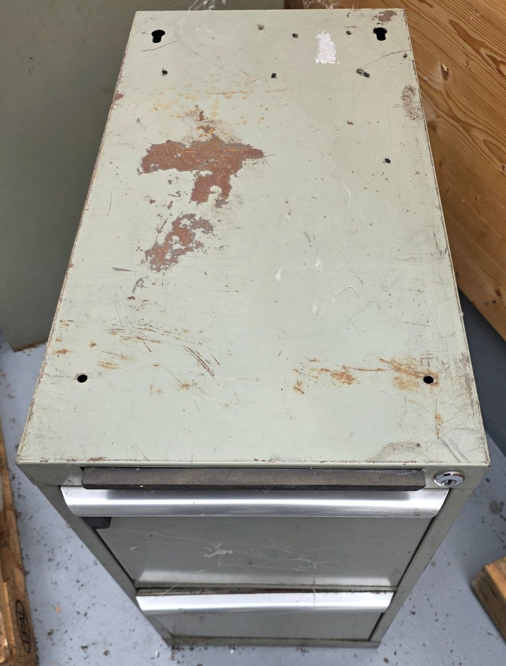 USM Banconi: Caisson de bureau industriel métallique 2 tiroirs gris – Usato da St-Imier venduto da inf_h7kx 1