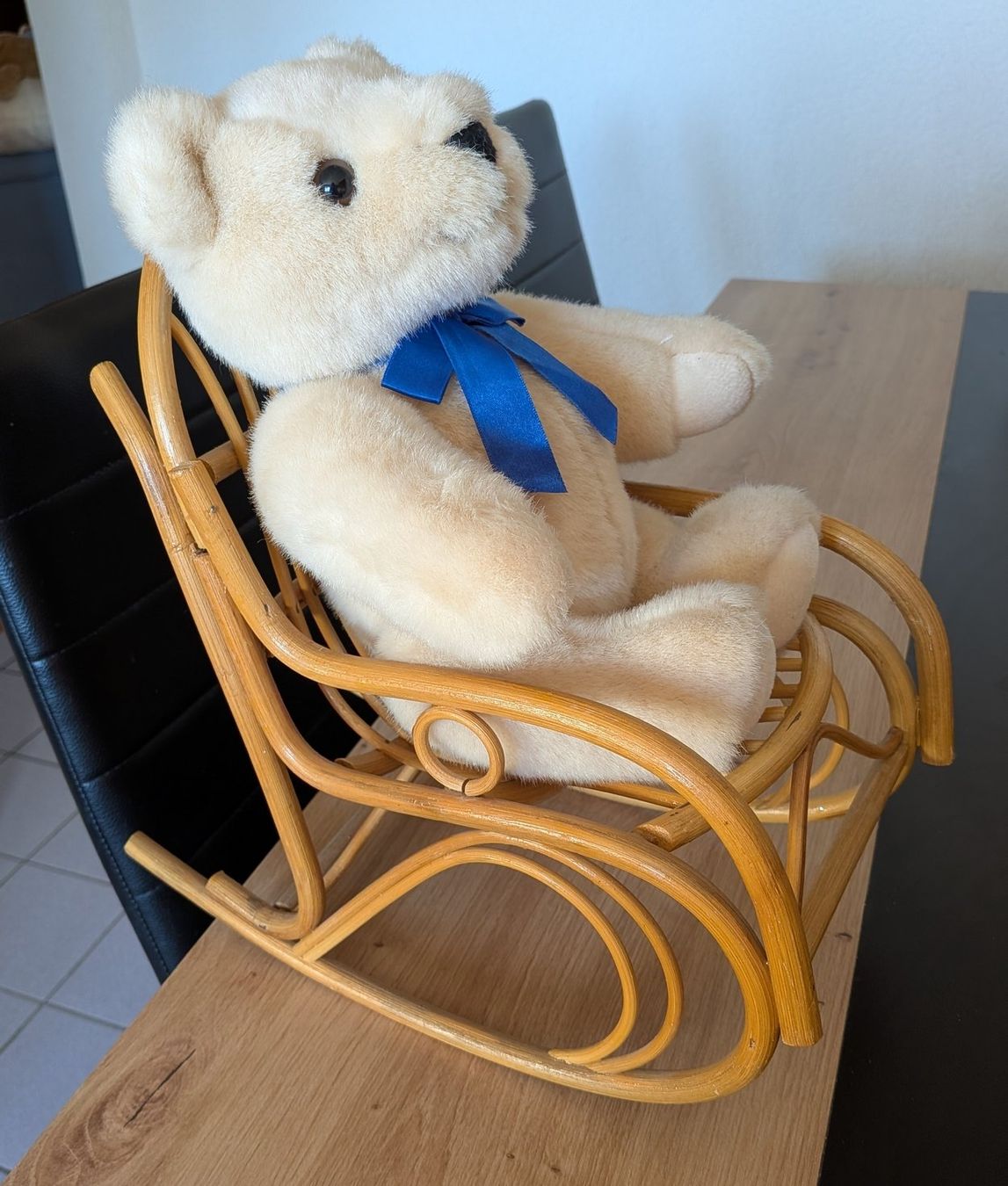 Giocattoli: Bel ours clair et sa chaise à bascule – Usato da Villariaz venduto da Mariejoconde 2
