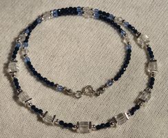 Collier choker (halskette) avec cristaux cubiques