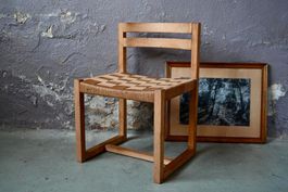 Chaise en bois massif de pin et sangle design scandinave
