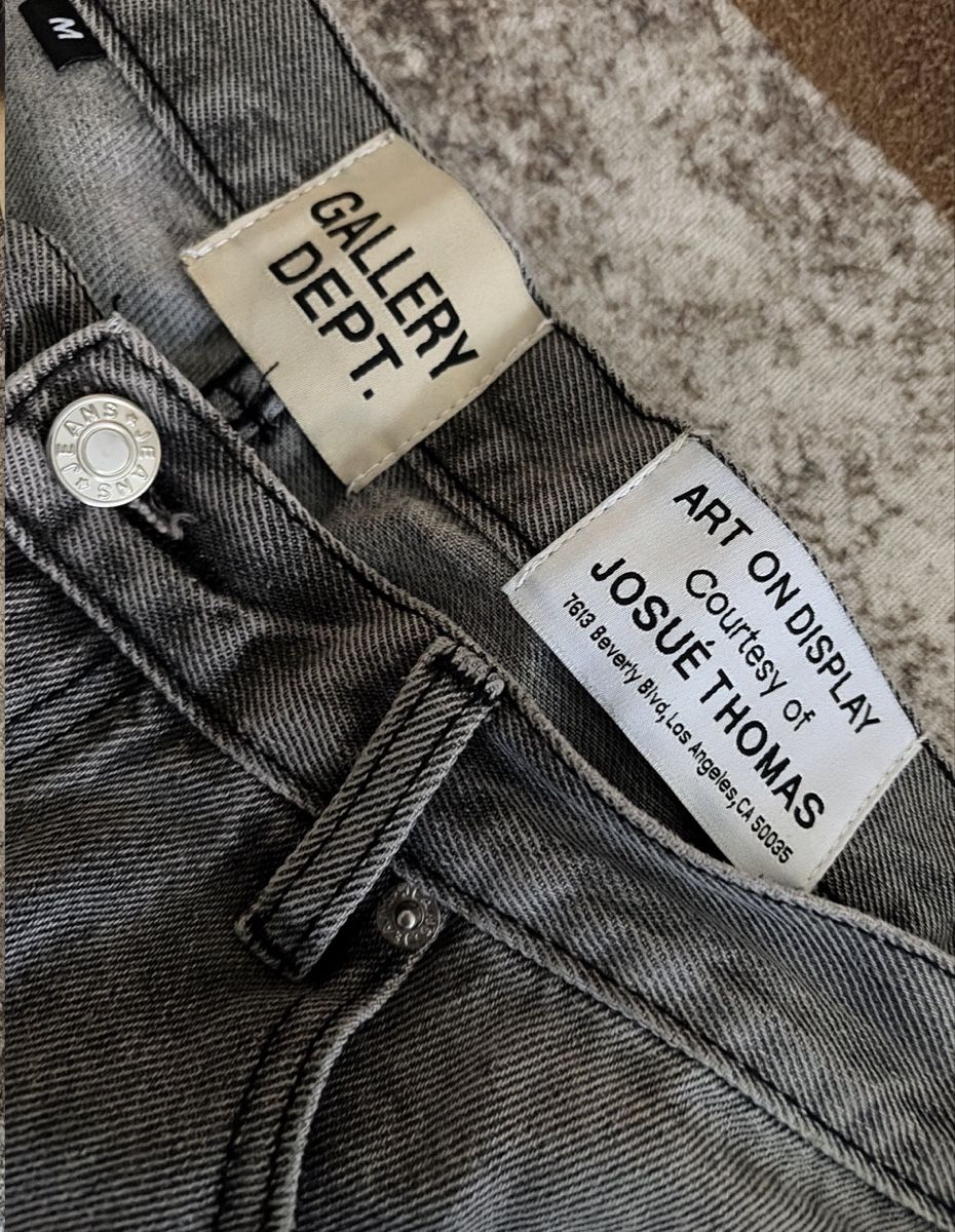 Jeans: Gallery dept flared jeans – Gebraucht aus Dietlikon von nab_tj9m 1