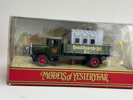 CH- Matchbox Mercedes L 5 mit Motor beladen