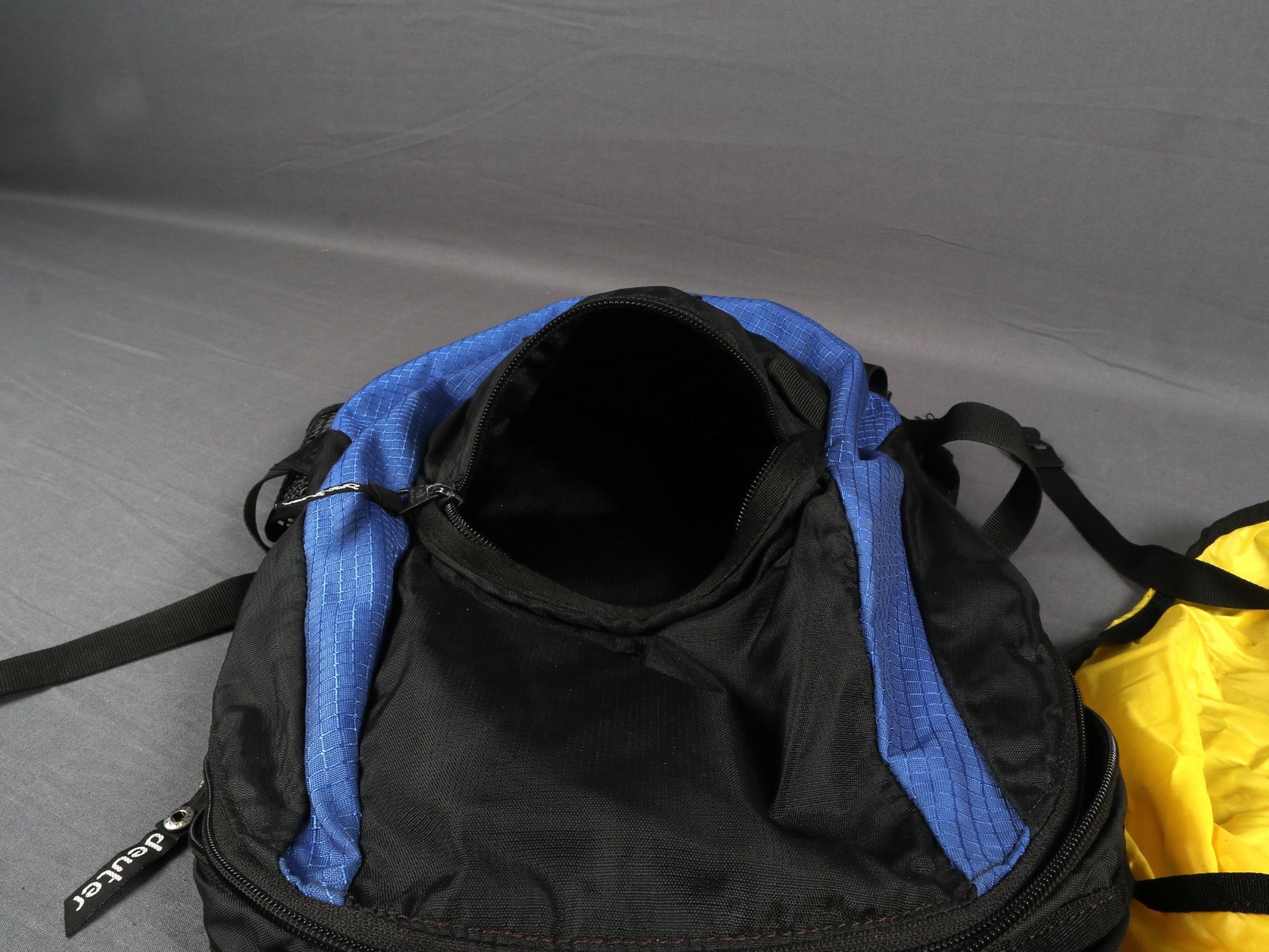 Deuter Rucksäcke: DEUTER RACE X Rucksack – Gebraucht aus Steinen von Restwert_Steinen 5