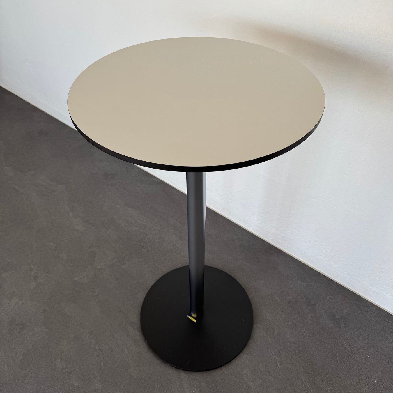 Tavoli: Top Design Classic Bistrostehtisch weiss – Usato da Schönenwerd venduto da mcofficeshop 2