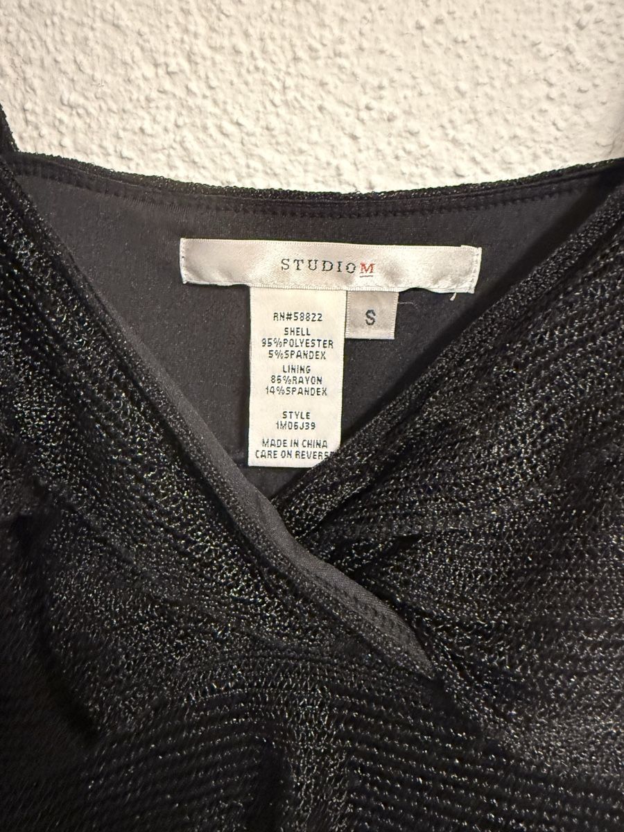 Top: Neuwertiges süsses Studio M Top mit Rüschen, schwarz, S – Nuovo (secondo la descrizione) da Udligenswil venduto da mp9_f7jr 1