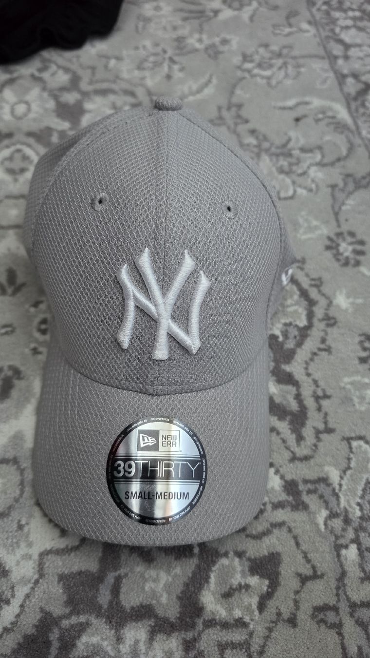 Sonstige Kleidung & Accessoires: Newera Newyork yankees  – Neu (gemäss Beschreibung) aus Hausen am Albis von M.Kurz