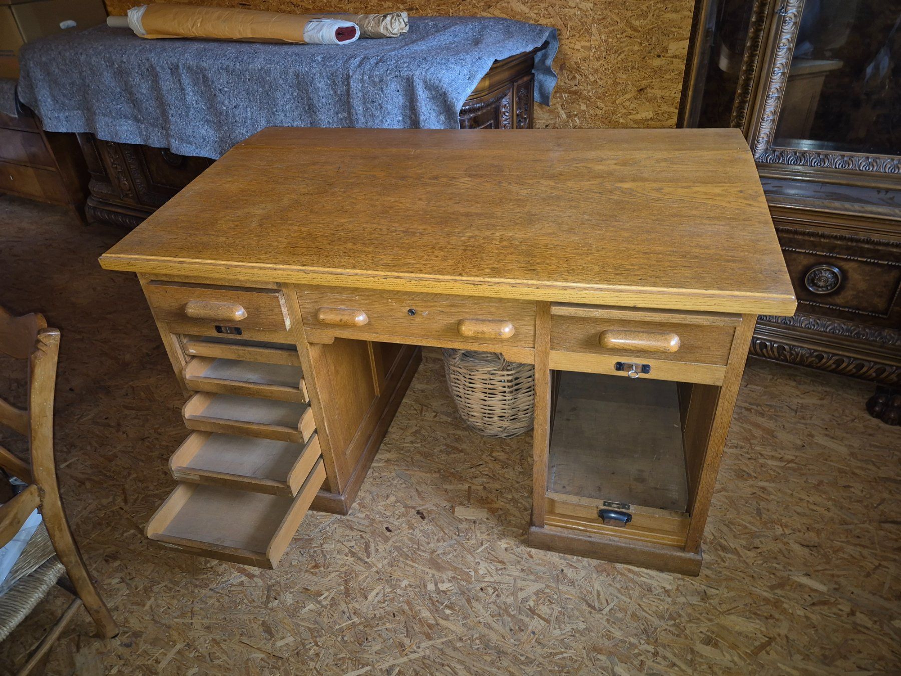 Scrivanie: Antiker Bürotisch - antikes Pult, ca. 1920 – Usato da Emmetten venduto da Felibre 1