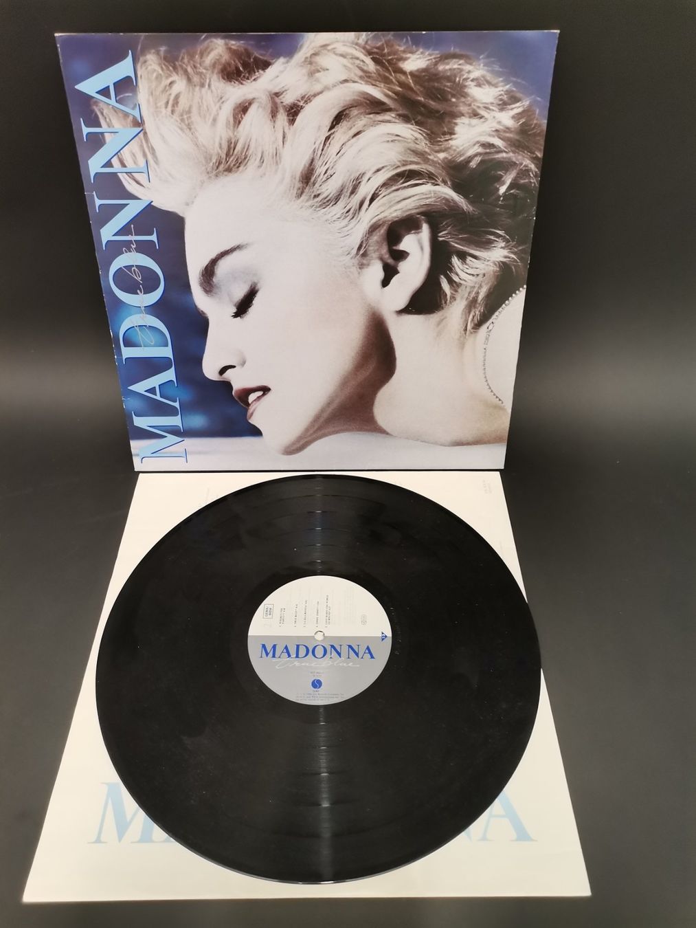 Dischi in vinile: SCHALLPLATTE Vinyl Madonna True Blue – Usato da Schaffhausen venduto da Restwert_SH 3
