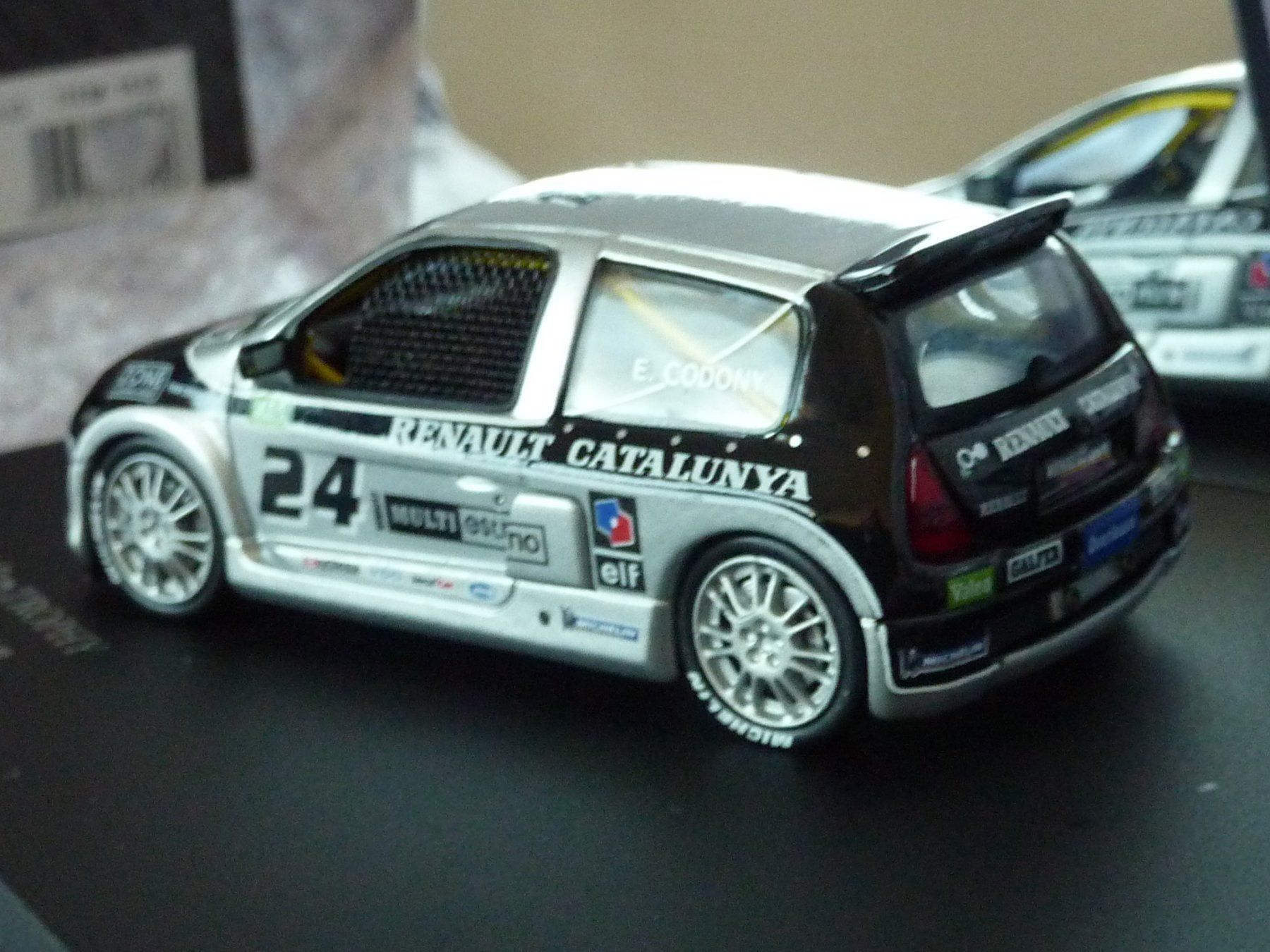Renault Modellini d'auto: Renault Clio Catalunya 2000 1:43 – Nuovo e nell'imballaggio originale da Dürrenäsch venduto da modellautos4you 2