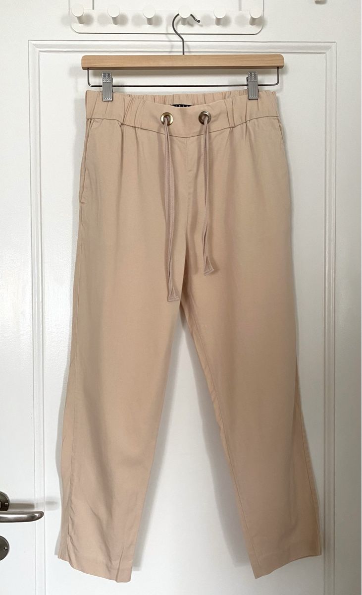 Sisley Hosen: Beige Trousers from Sisley – Gebraucht aus Zürich von afe_q5ck