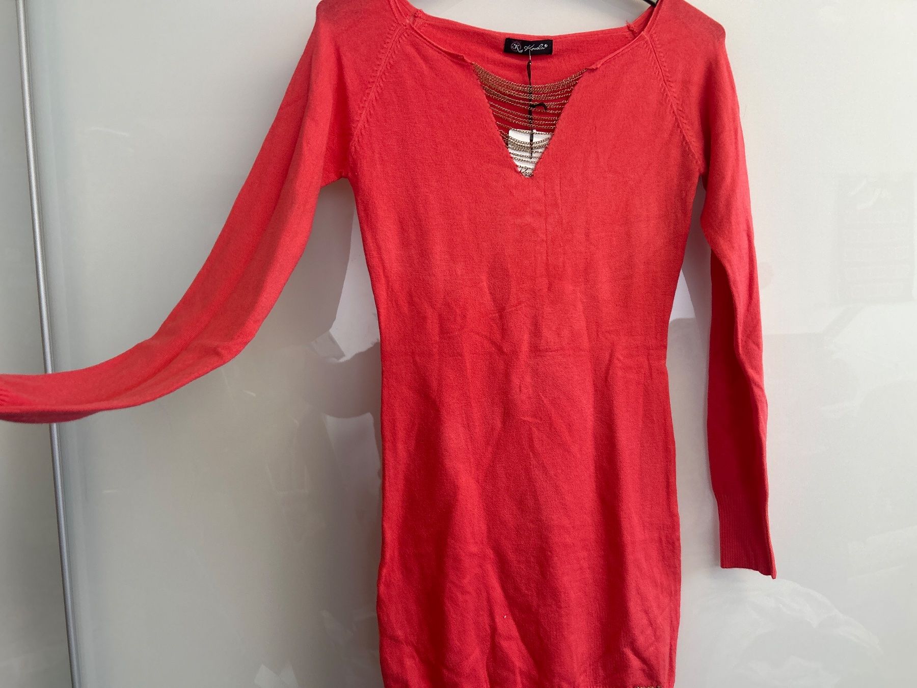 Maglioni & Felpe: Pullover Lang Figurbetont mit Ketten rot 1 Size Neu – Nuovo e nell'imballaggio originale da Regensdorf venduto da Spyke55 2