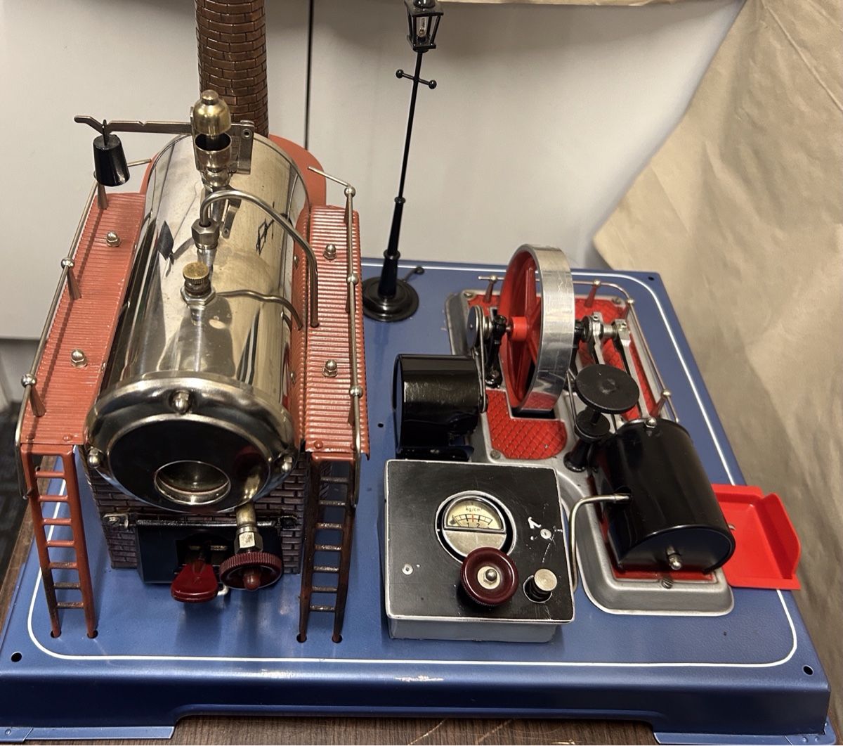 Wilesco Kit di modellismo & Modellini statici: Wilesco Dampfmaschine D-24 – Usato da Niederscherli venduto da dampfueli