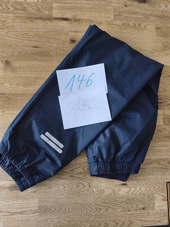 Regenhose 146/152, nur 2 x getragen