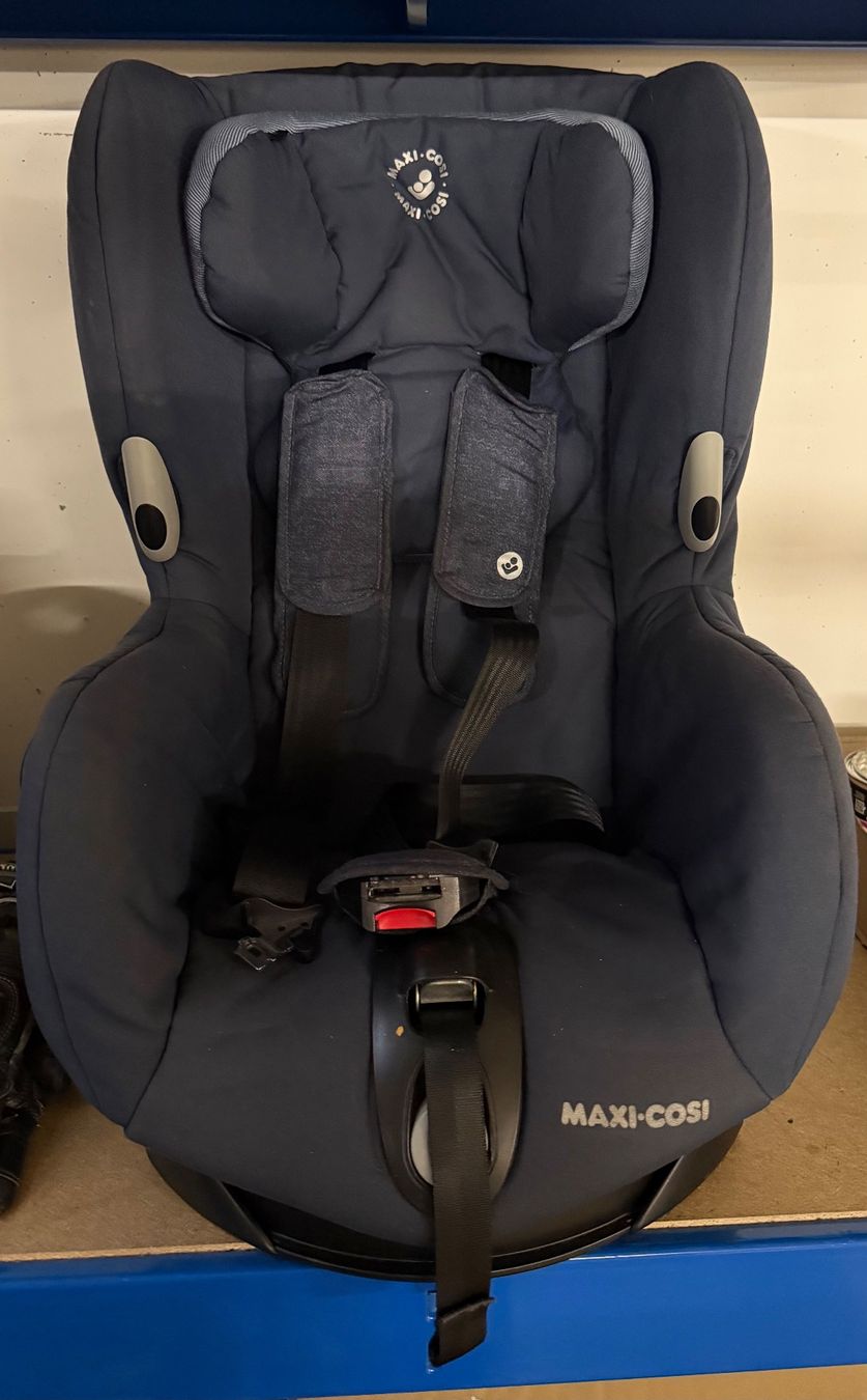 Maxi-Cosi Auto-Kindersitze: Maxi Cosi Kindersitz – Gebraucht aus Tann von Speedesel