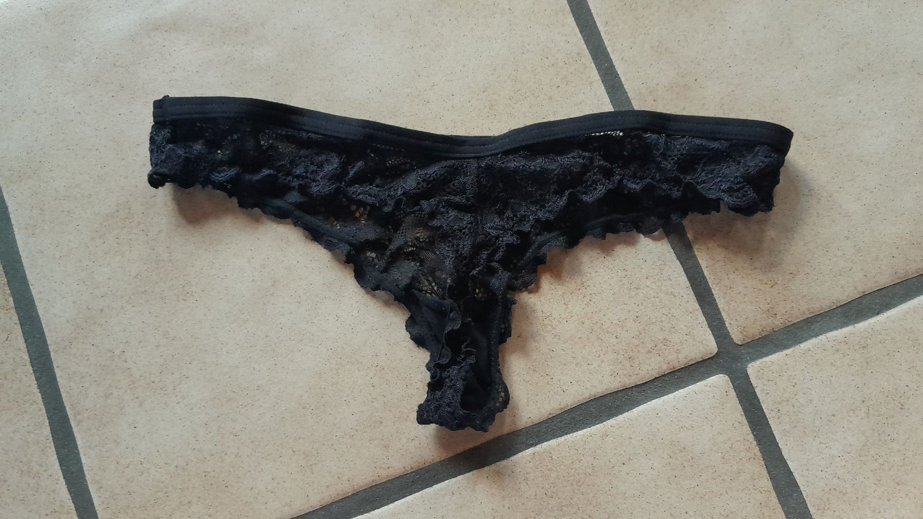 Autres dessous: Tanga aus Spitze – D'occasion à Innerthal par System_of_a_down 1