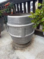 Fut de bière pour mettre une plante. 50 cm haut -36cm diam