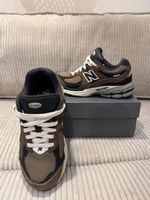 New Balance 2002R