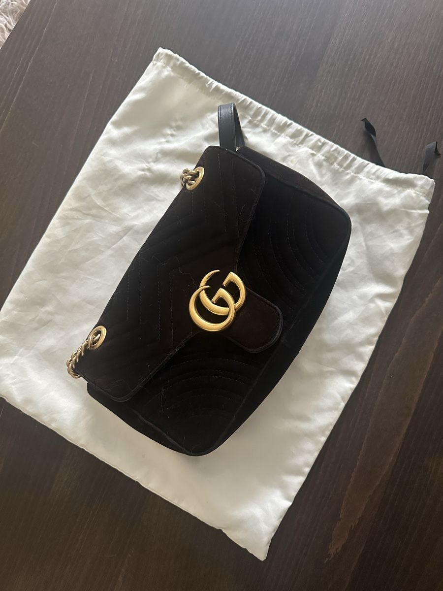 Gucci Borse da donna: Gucci Marmont Samt schwarz small – Usato da Zürich venduto da ann_6wjf 1