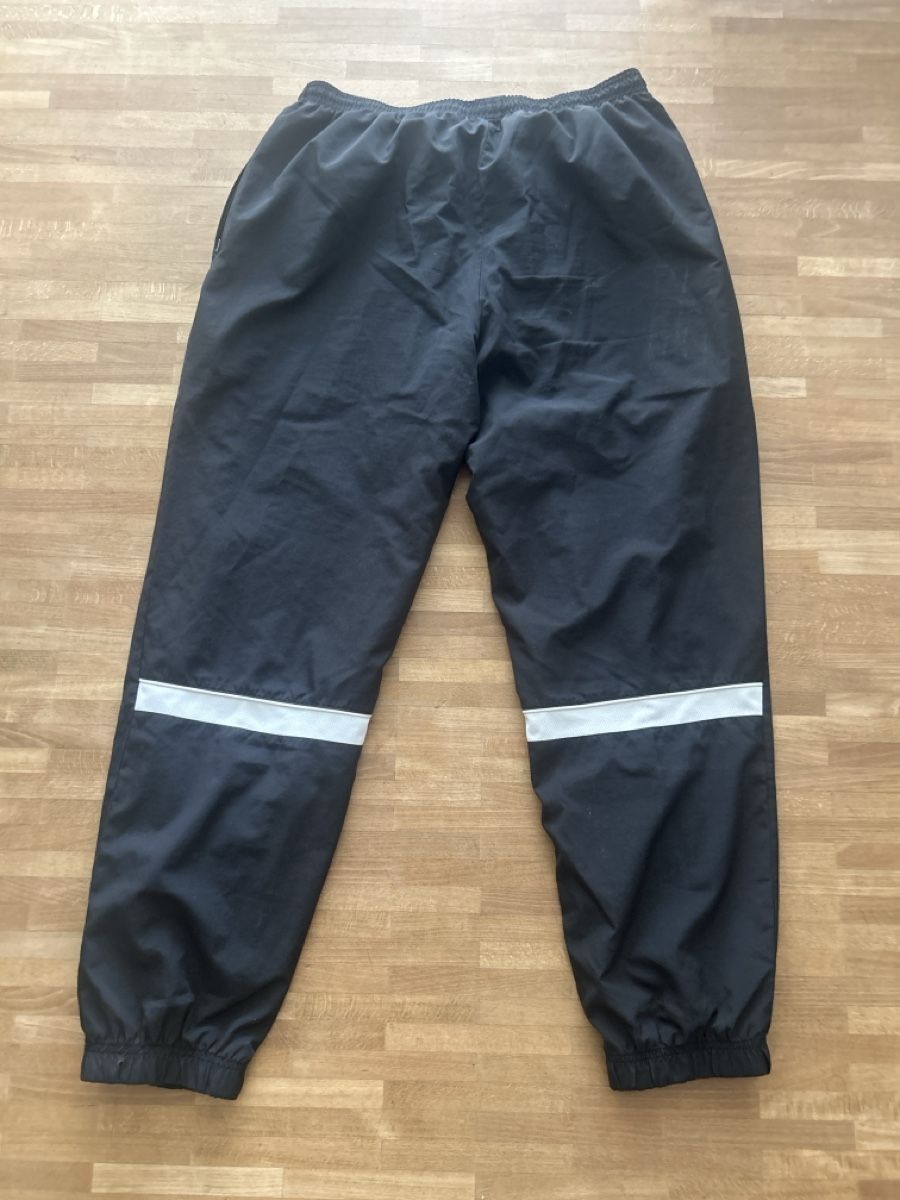 Nike Pantaloni: Nike Trainingshose, Schwarz, Gr. L – Nuovo (secondo la descrizione) da Langnau im Emmental venduto da Iriss 3