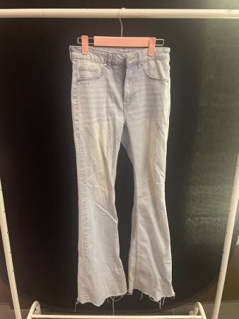 Helle H&M Divided Jeans mit Schlag, Grösse 36, Top Zustand!