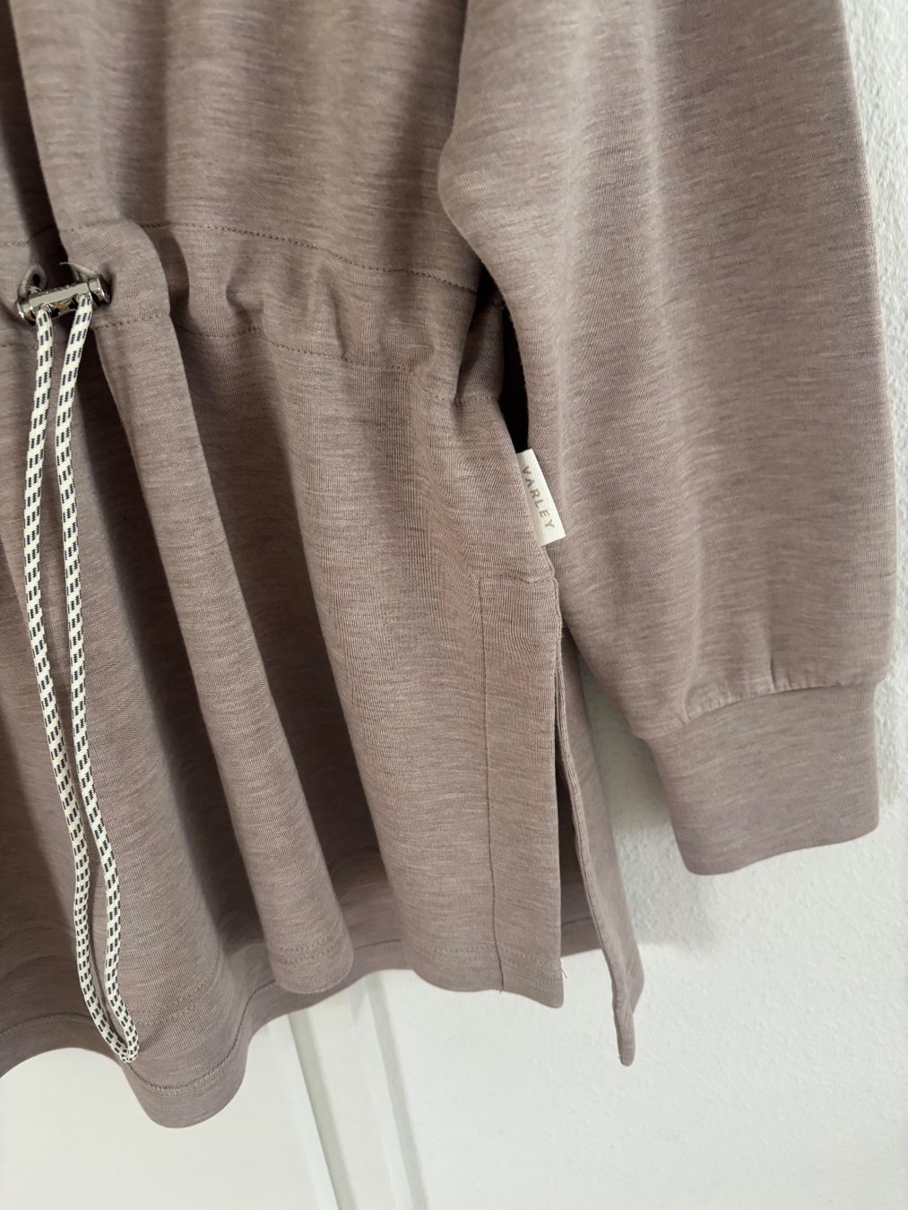 Maglioni & Felpe: Varley Athleisure Pullover – Nuovo e nell'imballaggio originale da Luzern venduto da Chiara.9 3