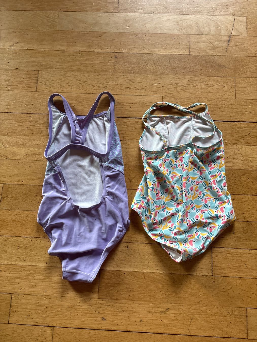 Speedo Maillots de bain: Lot de 2 maillots de bain 128 – D'occasion à Lajoux JU par plise 1