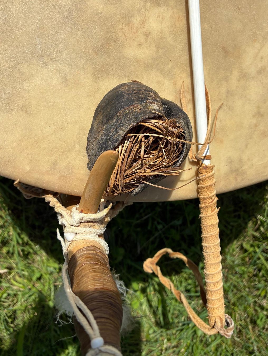 Strumenti musicali: Schamanen-Trommel der Lakota – Usato da Bäretswil venduto da robsonantik 4