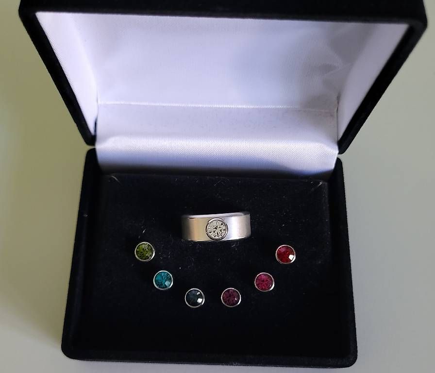 Ringe: Silberring mit wechselbaren Steinen – Gebraucht aus Lohn SH von Svalmi 1