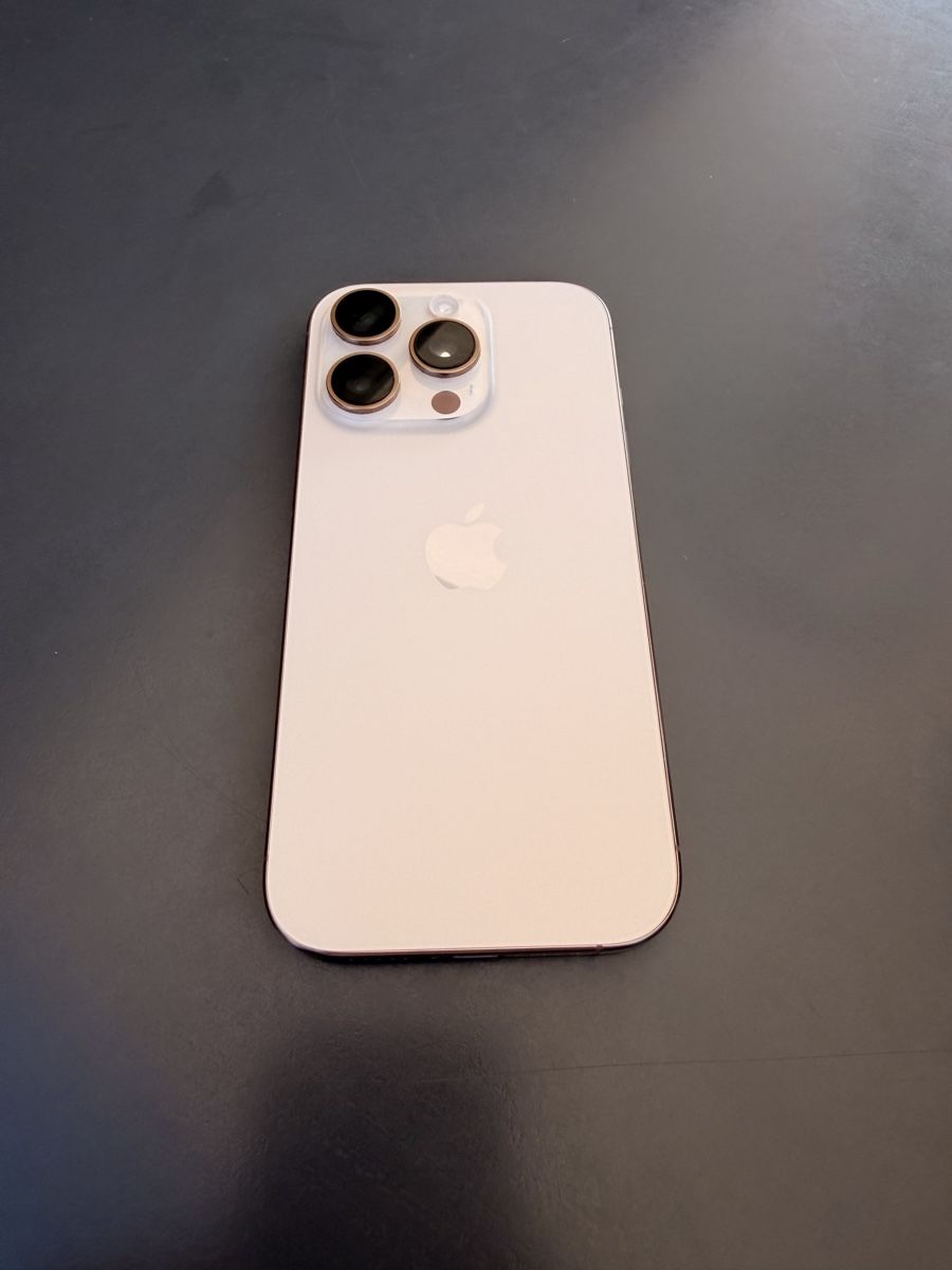 Apple Telefoni cellulari / Smartphones: iPhone 16 Pro 128 GB Titane  – Usato da Cortaillod venduto da AVRA22