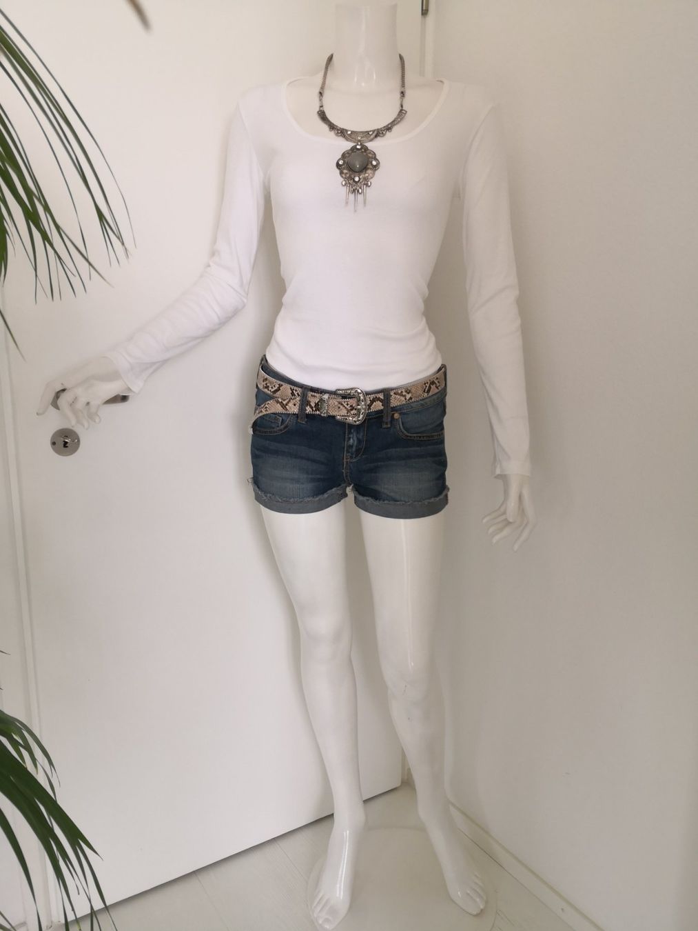 Mango T-Shirts: 🤩MANGO LANGARM T-SHIRT WEISS – Gebraucht aus Olten von Naja-Twins-Twins 7