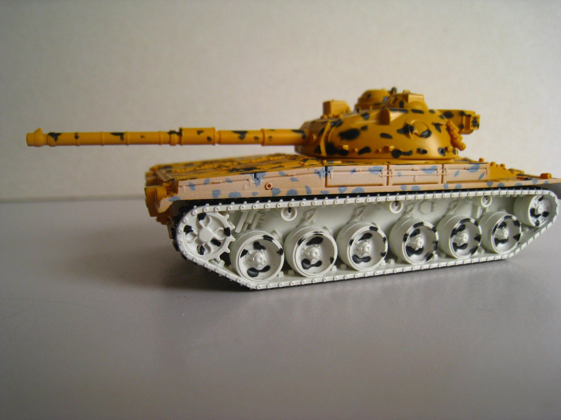 Herpa Modellini di ferrovie: Herpa Leopard 2 Panzer im Leopard Look ! 1/87 – Usato da Buchs ZH venduto da swiss-train 2