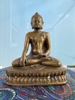 Antica Statua di Buddha Shakyamuni in bronzo