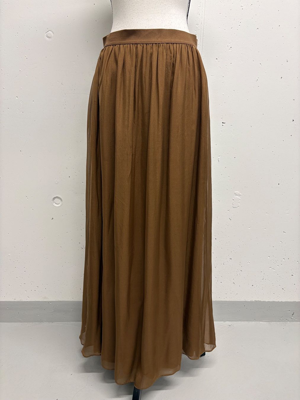 Hallhuber Gonne: Hallhuber Maxirock aus Seide braun leicht – Nuovo (secondo la descrizione) da Regensdorf venduto da secondchancefashion 1