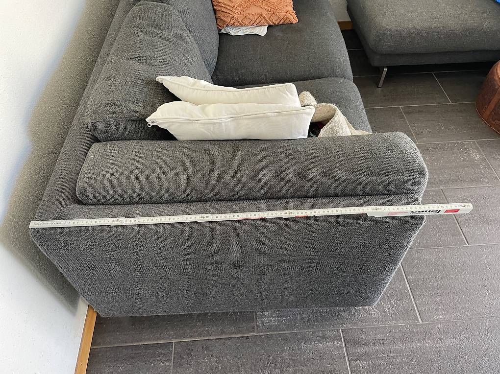 Sofas: Dunkel graues Sofa + Ottoman – Gebraucht aus Zürich von sofiauribe 1