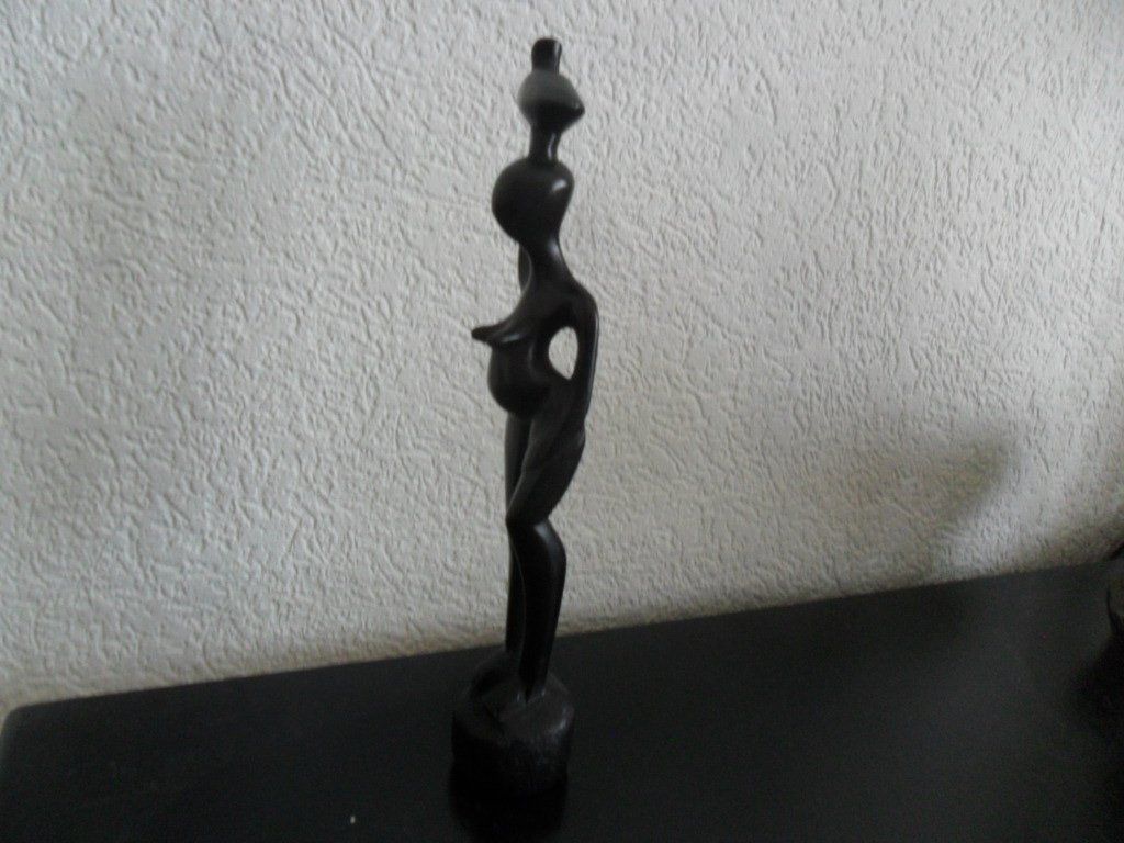 Figuren: Magnifique statuette moderne en bois – Gebraucht aus Genève von Chuinter 1
